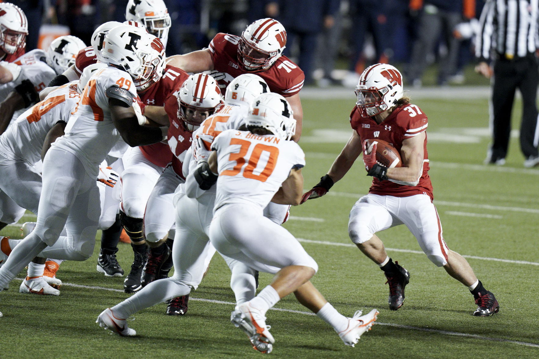 UW 45, Illinois 7